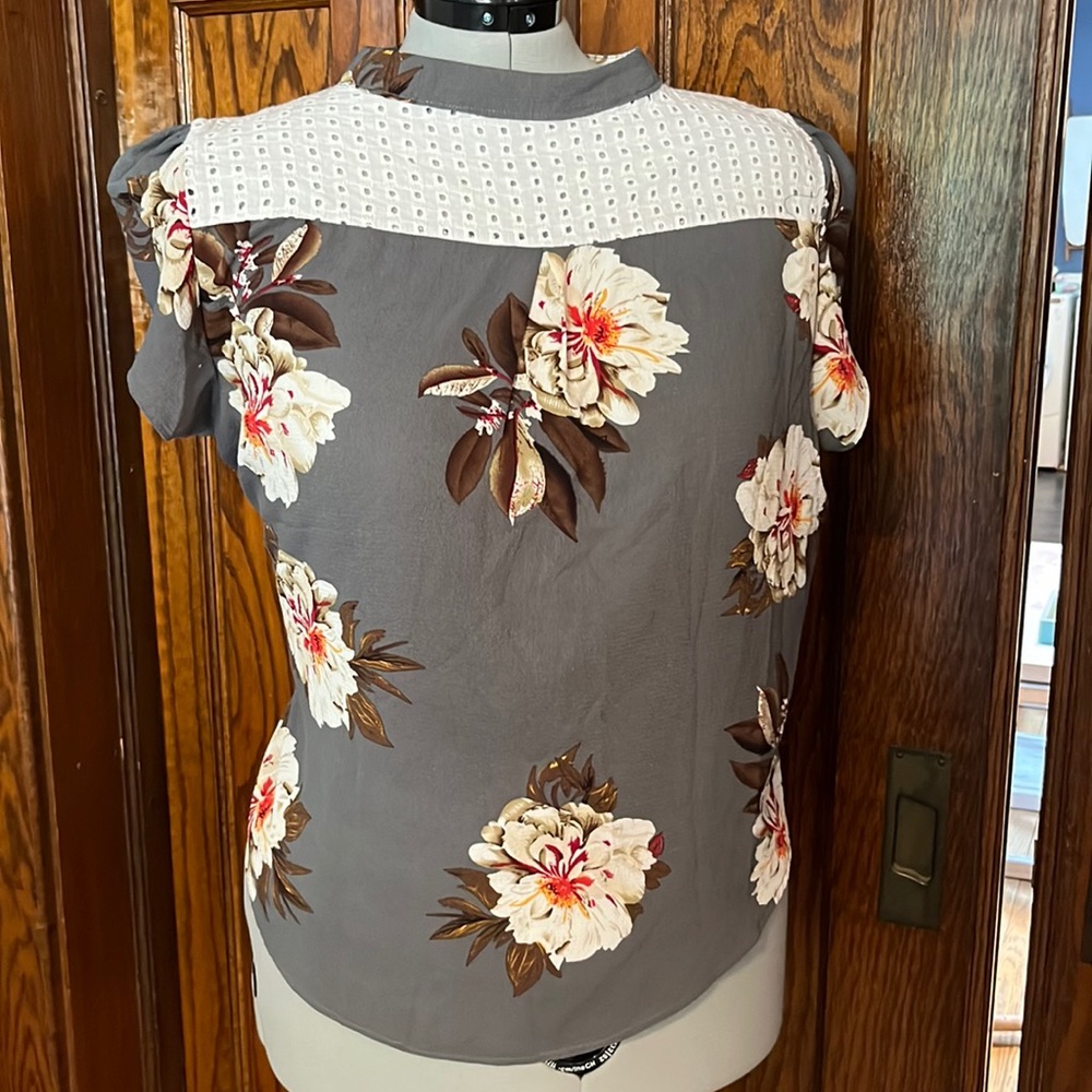 Cap sleeve blouse